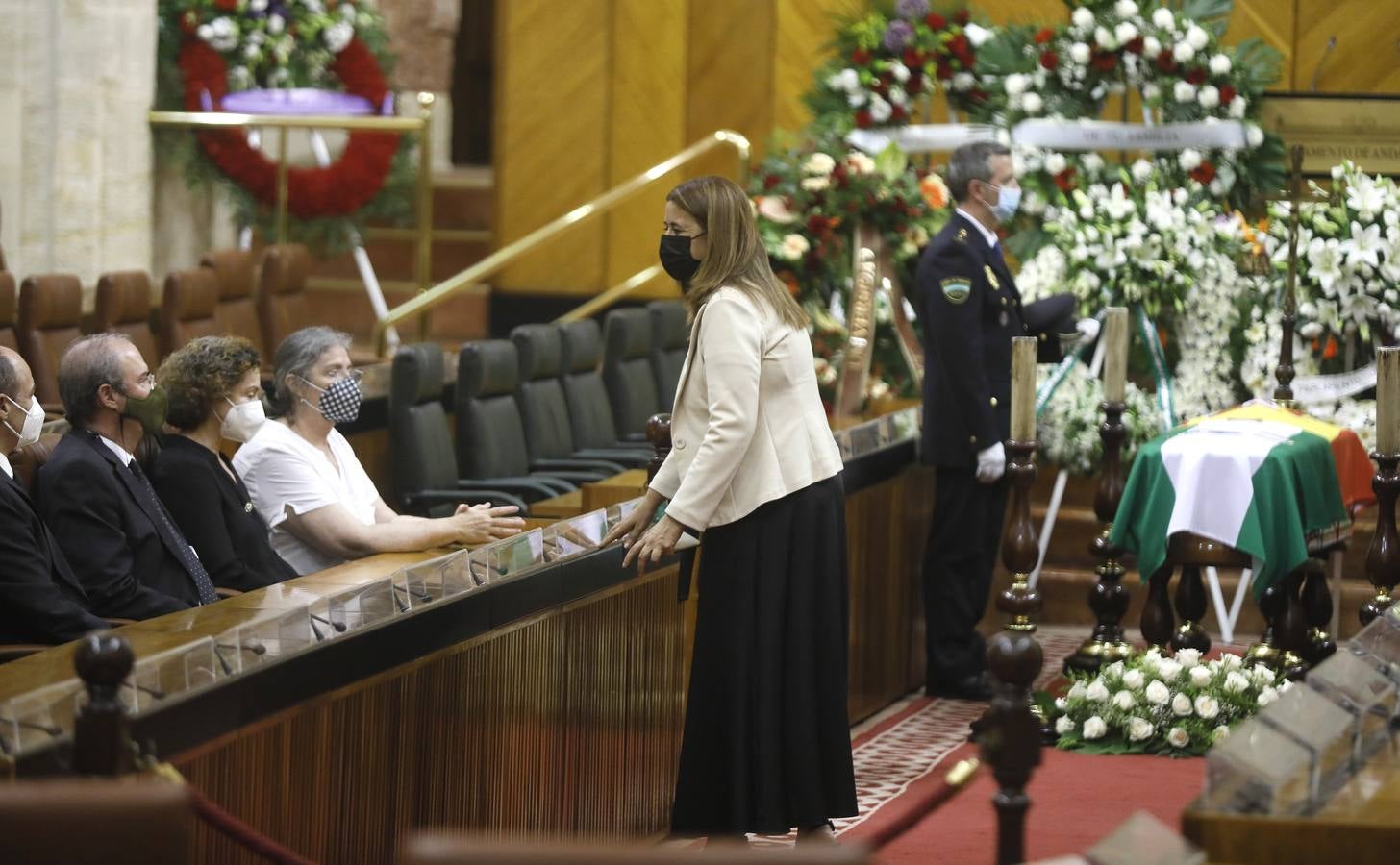 Capilla ardiente de Manuel Clavero en el Parlamento de Andalucía