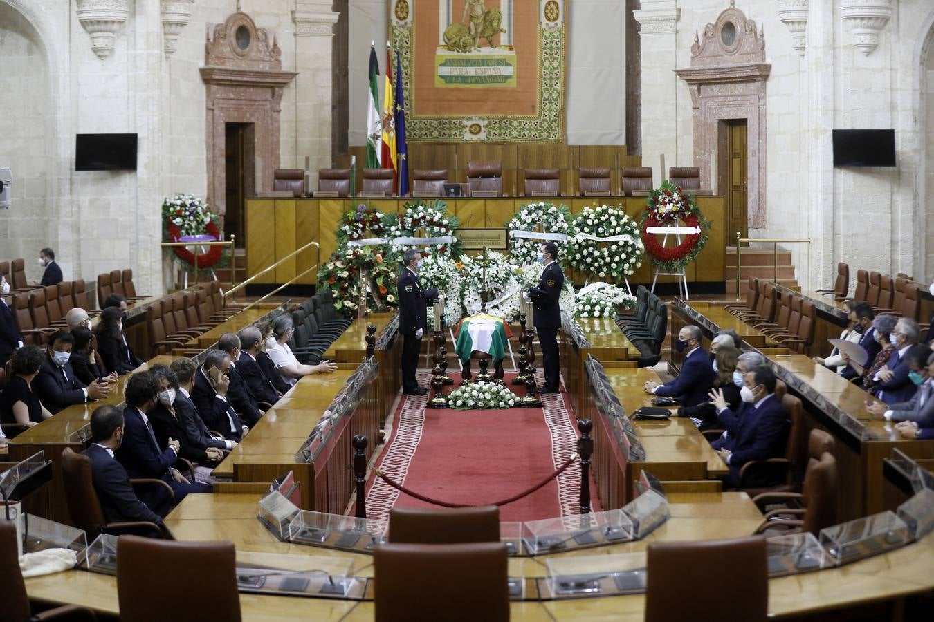 Capilla ardiente de Manuel Clavero en el Parlamento de Andalucía