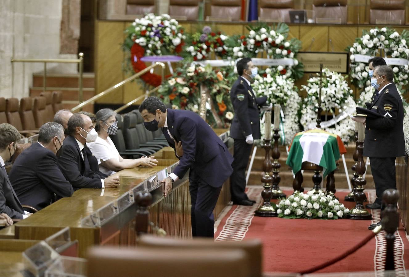 Capilla ardiente de Manuel Clavero en el Parlamento de Andalucía