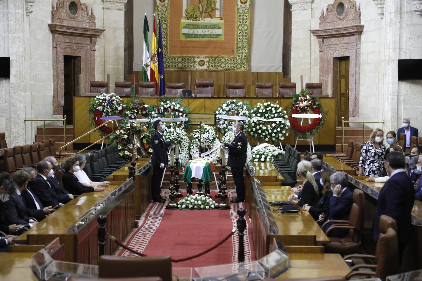 Capilla ardiente de Manuel Clavero en el Parlamento de Andalucía