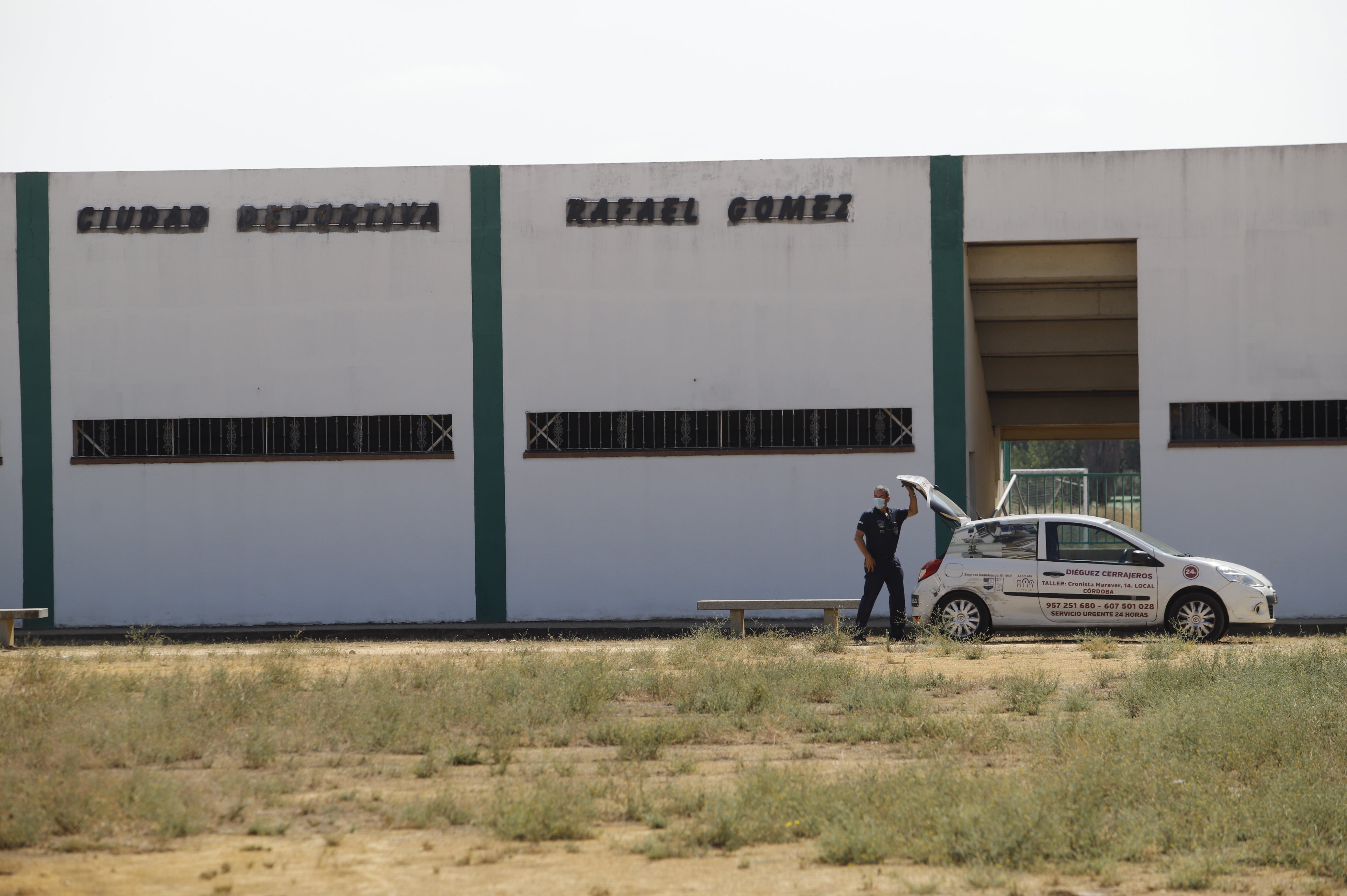 La toma de control de la Ciudad Deportiva por Tremón, en imágenes