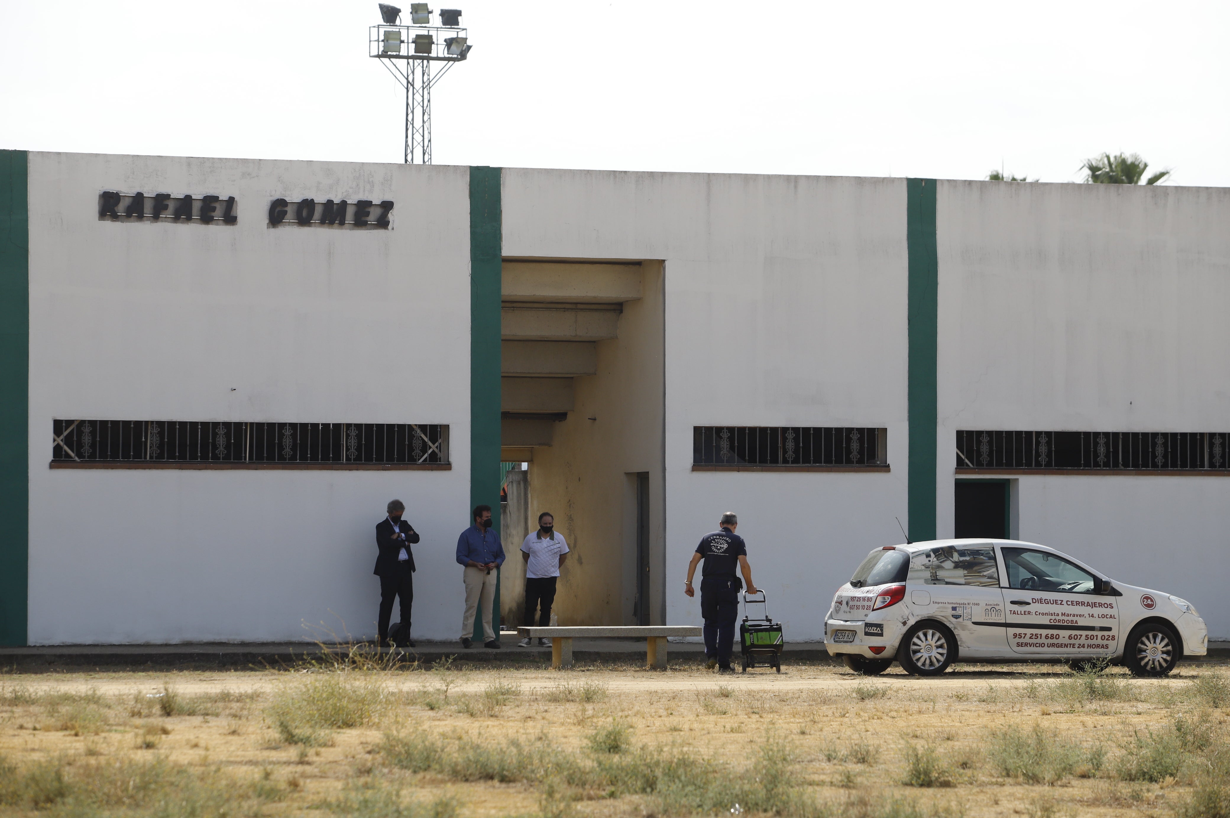 La toma de control de la Ciudad Deportiva por Tremón, en imágenes