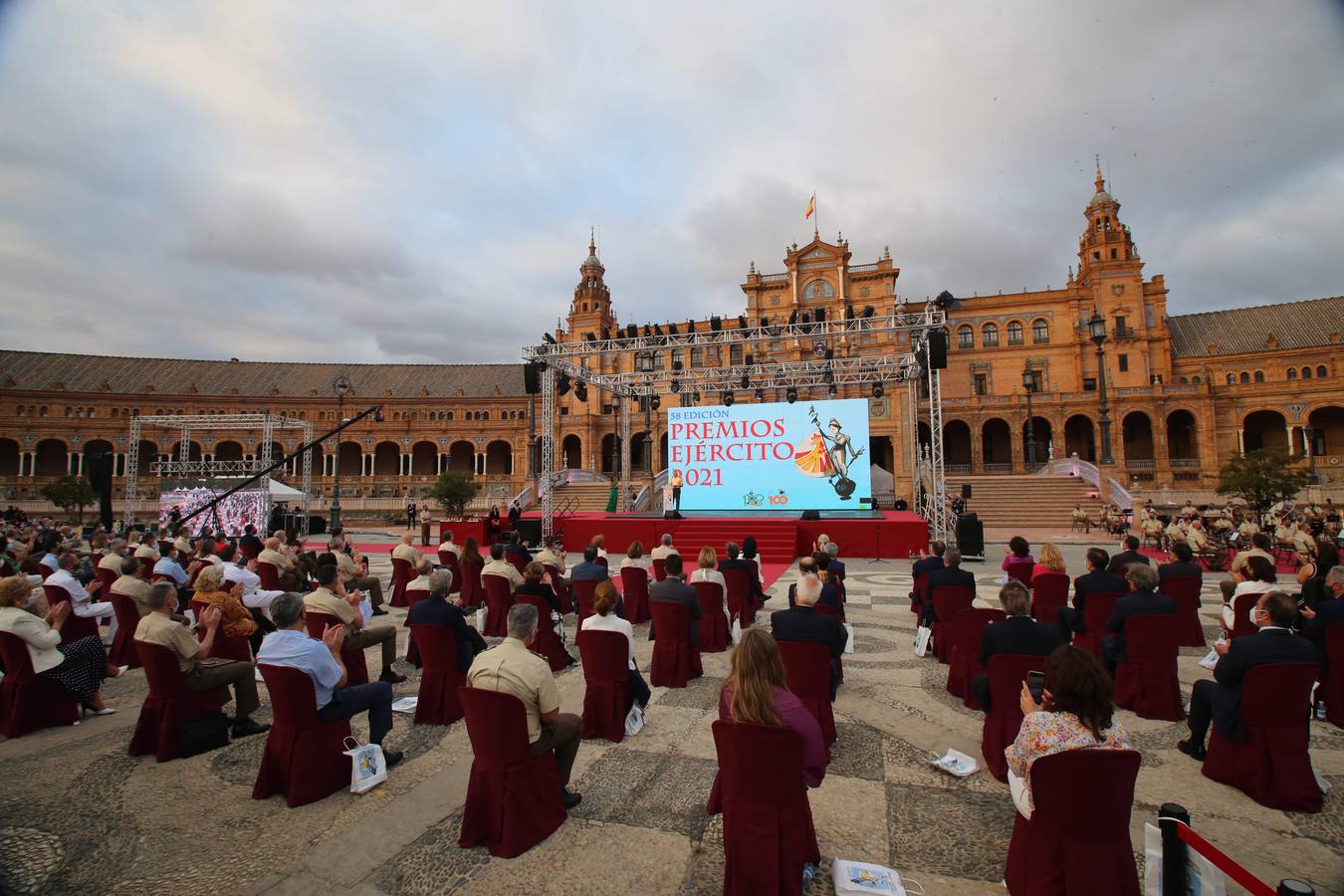 58 edición de los 'Premios Ejército' en la Plaza de España de Sevilla