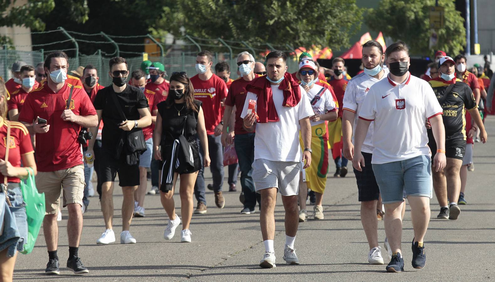 La Eurocopa se vive en las calles de Sevilla