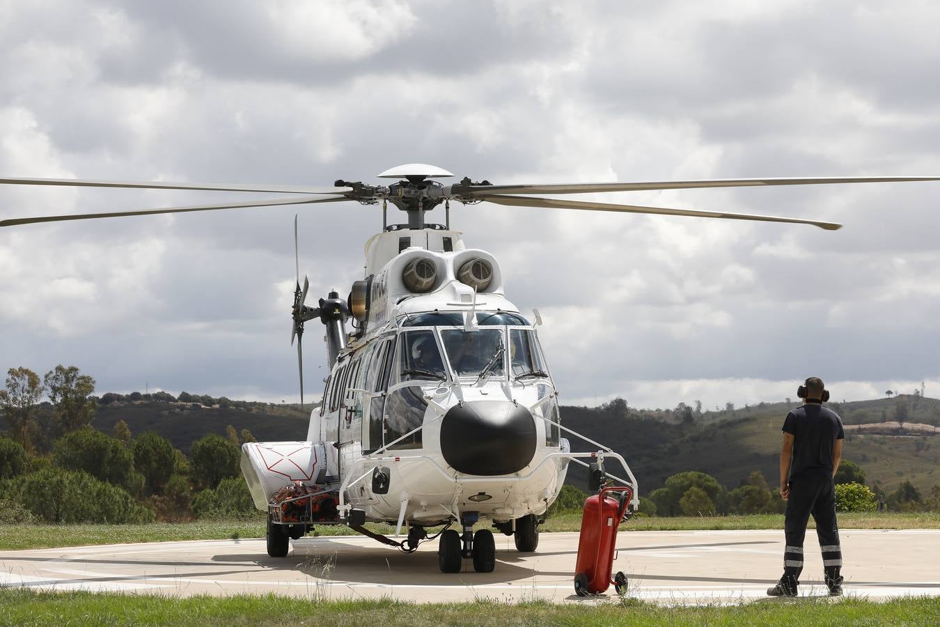 Los helicópteros Súper Puma, preparados contra el fuego