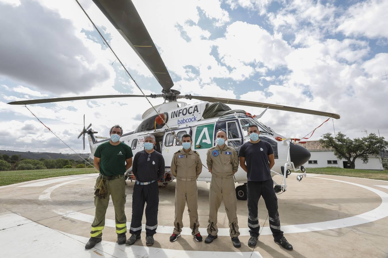 Los helicópteros Súper Puma, preparados contra el fuego