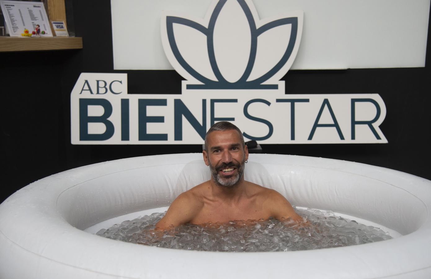 Los baños de hielo, toda una experiencia en el taller de bienestar. Durante su participación en el taller de bienestar dedicado al Método Wim Hof los participantes vivieron diferentes sensaciones, especialmente en el momento de su inmersión o baño de hielo.