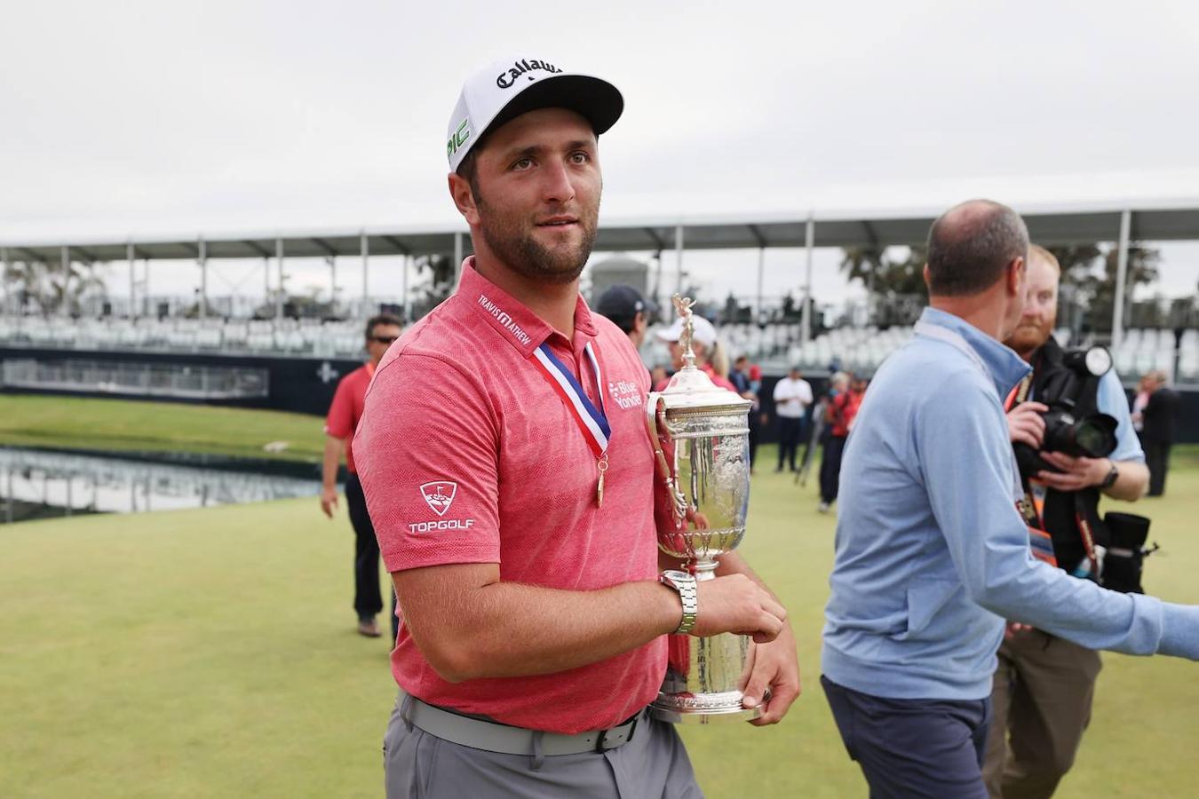 US Open (2021). Jon Rahm, el último en el Olimpo del golf español. Una carrera prometedora, llena de éxitos y que promete dar mucho más de sí. Este domingo, se proclamó campeón en el US Open, donde nunca antes un golfista español lo había logrado. Al saberse ganador, le dedicó el triunfo a Severiano Ballesteros, principio y final de muchas de las historias doradas de este deporte.