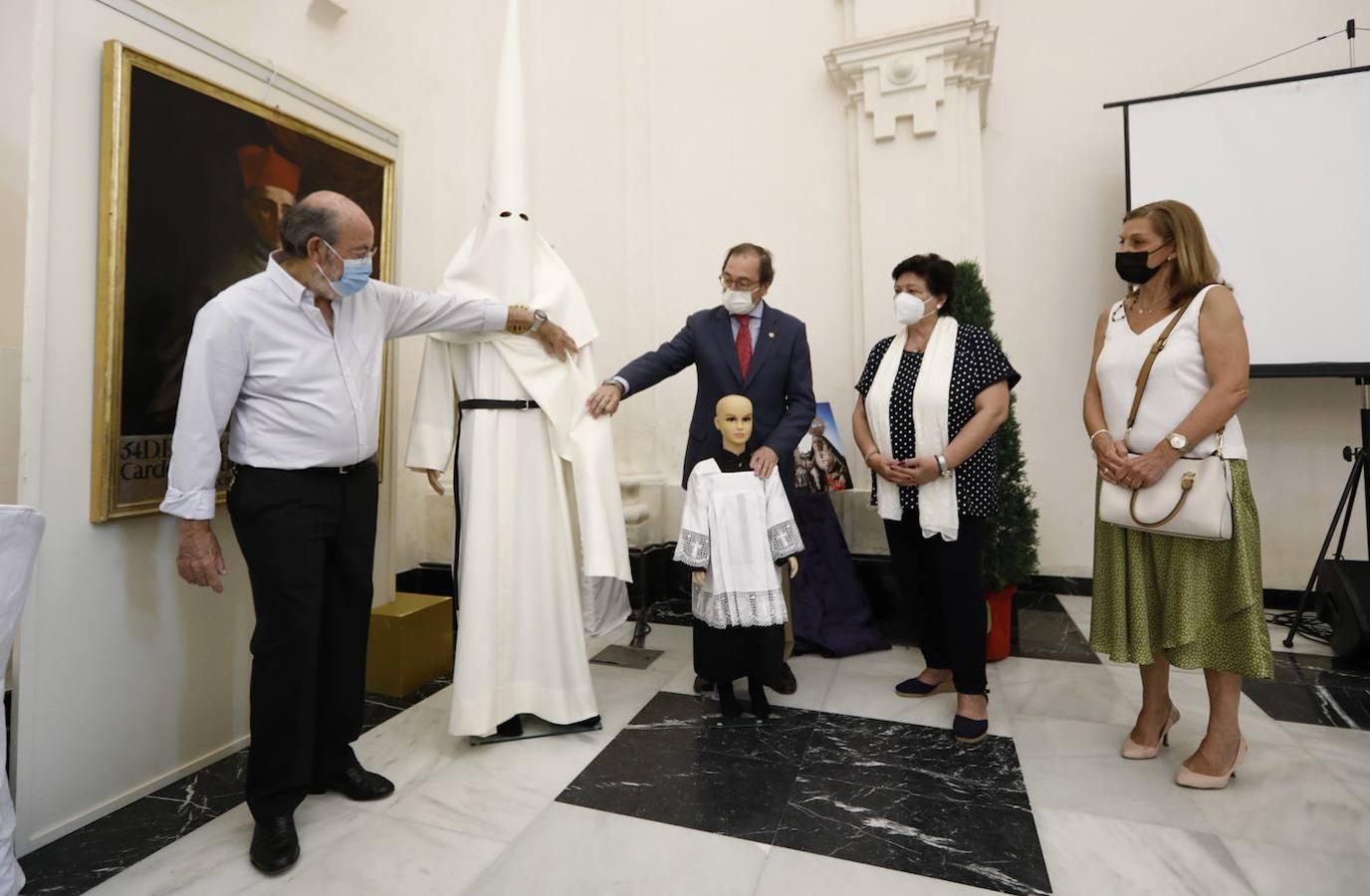 El hábito nazareno de la Quinta Angustia de Córdoba, en imágenes