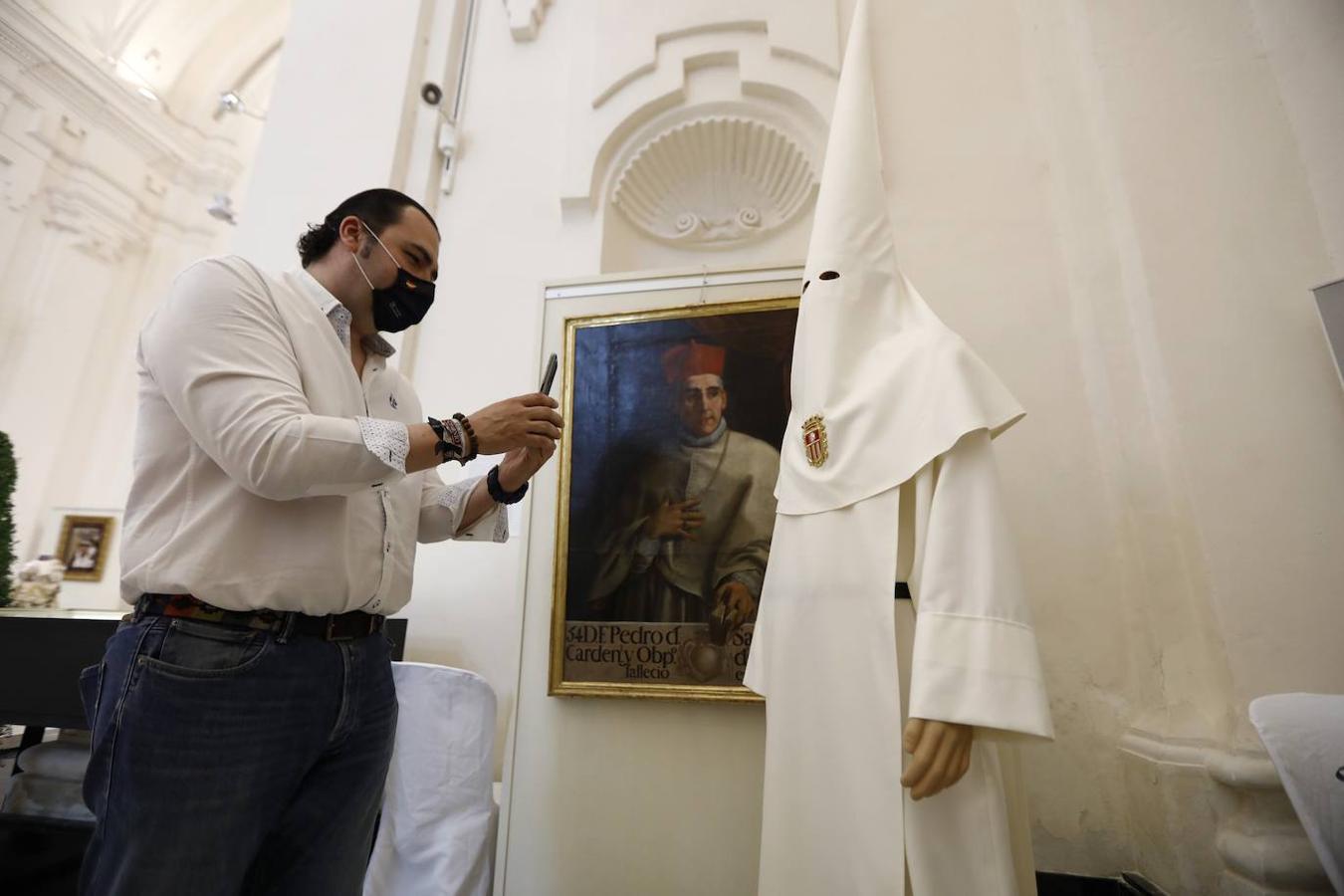 El hábito nazareno de la Quinta Angustia de Córdoba, en imágenes