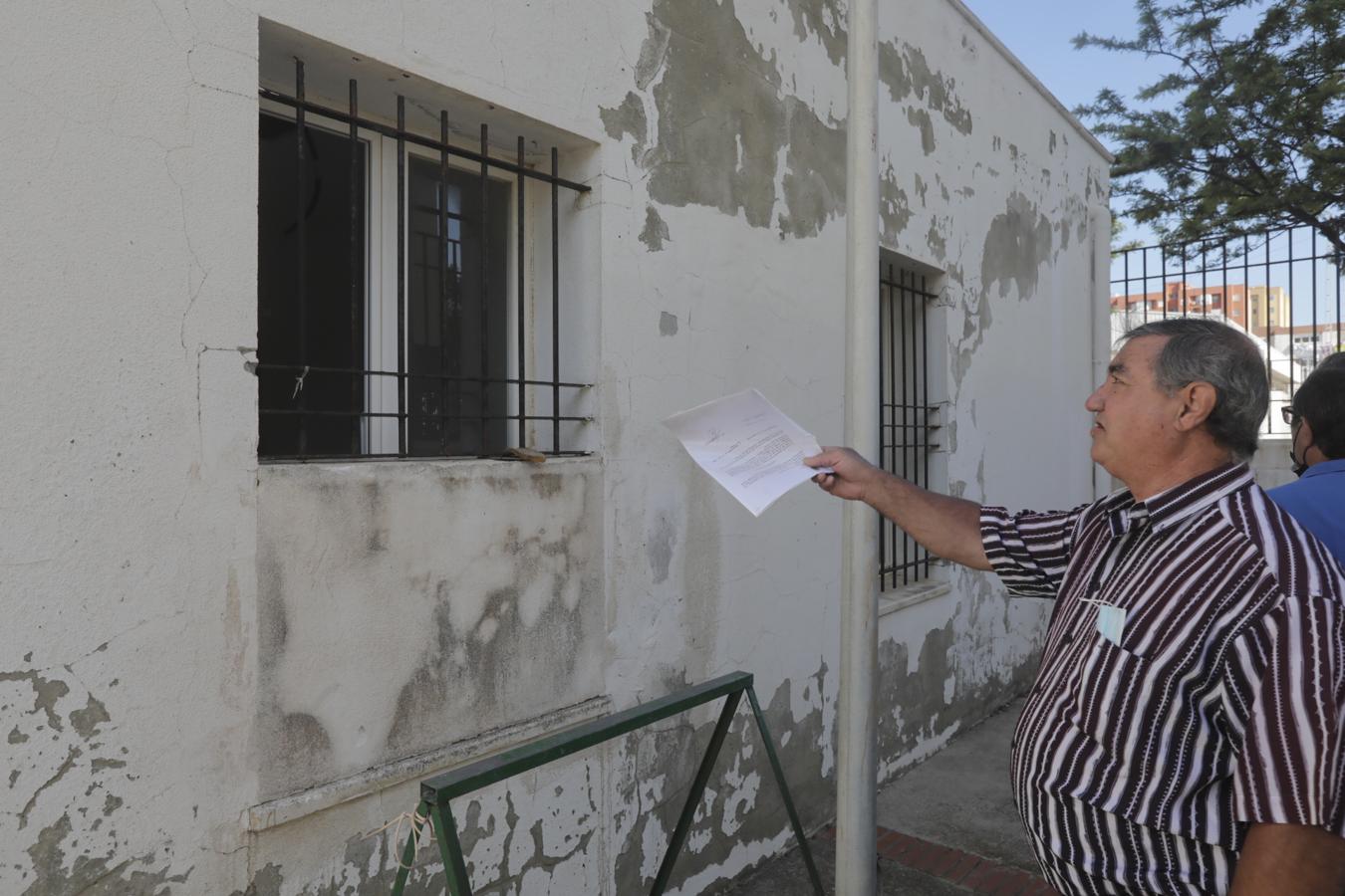 Indignación de los vecinos de Entre Dos Puentes Gaditanos por su nueva sede