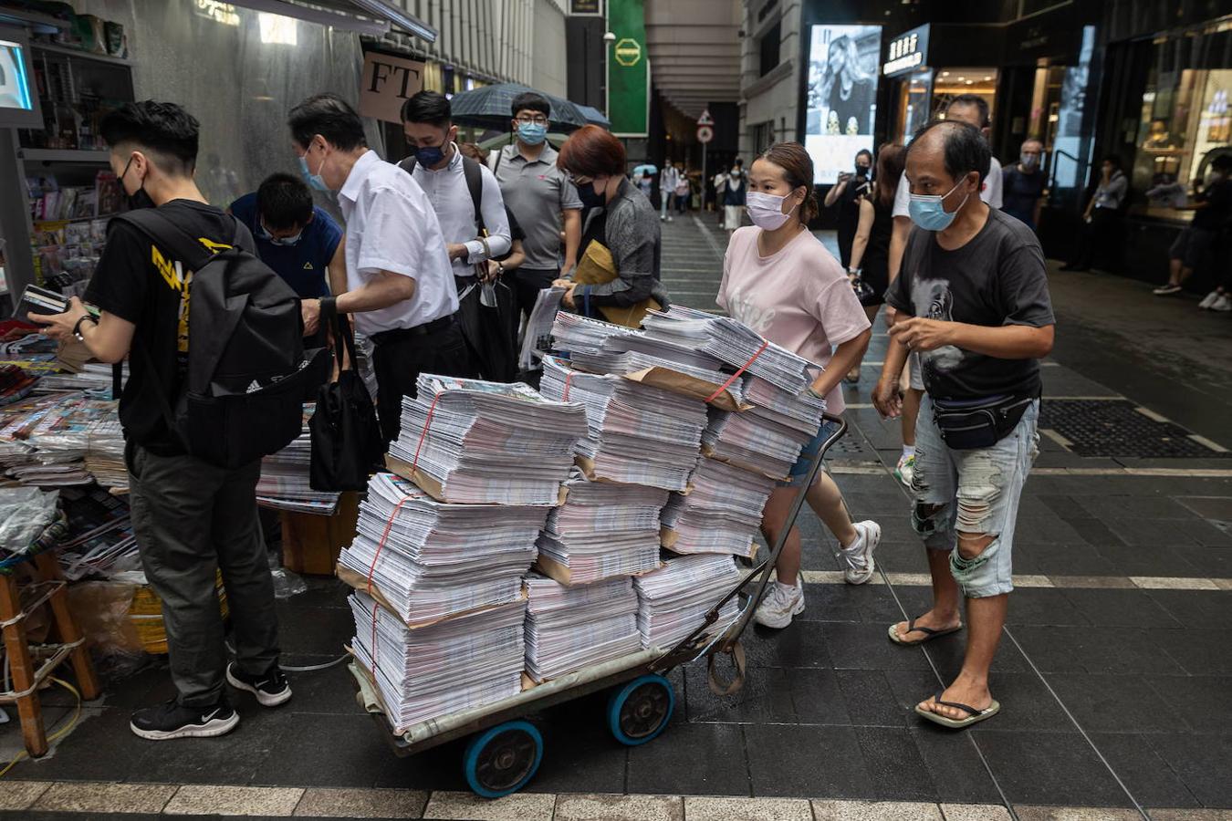 Otro golpe a las libertades de Hong Kong que agudiza la preocupación de si la ciudad podrá continuar como un centro de prensa en momentos en los que China arremete contra la disidencia. 