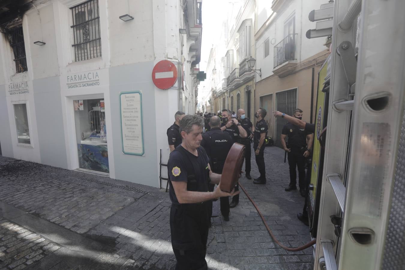 Fotos: Incendio mortal en una casa de la calle Sacramento en Cádiz