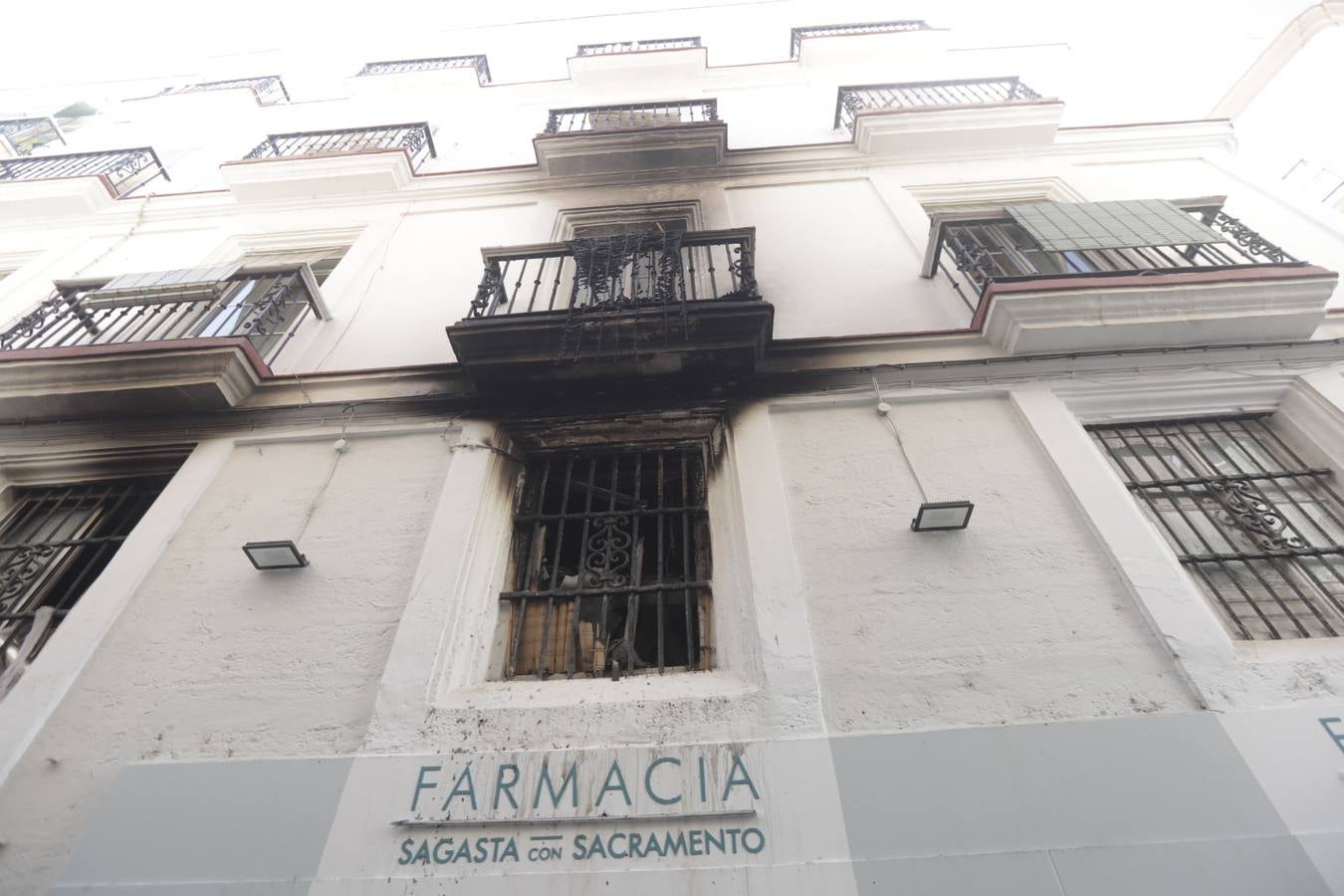 Fotos: Incendio mortal en una casa de la calle Sacramento en Cádiz