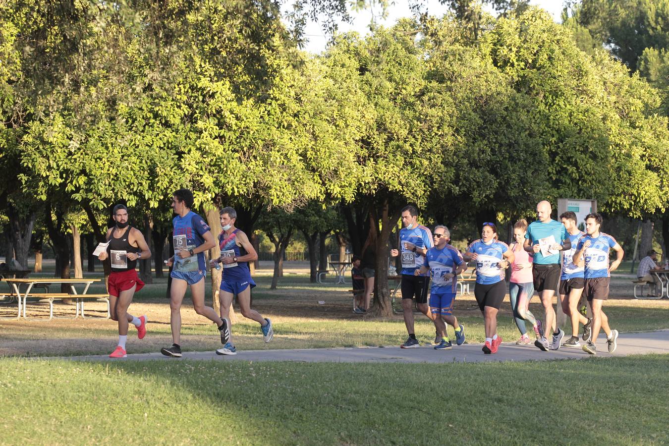 La carrera popular discurre íntegramente en el interior Parque del Alamillo.