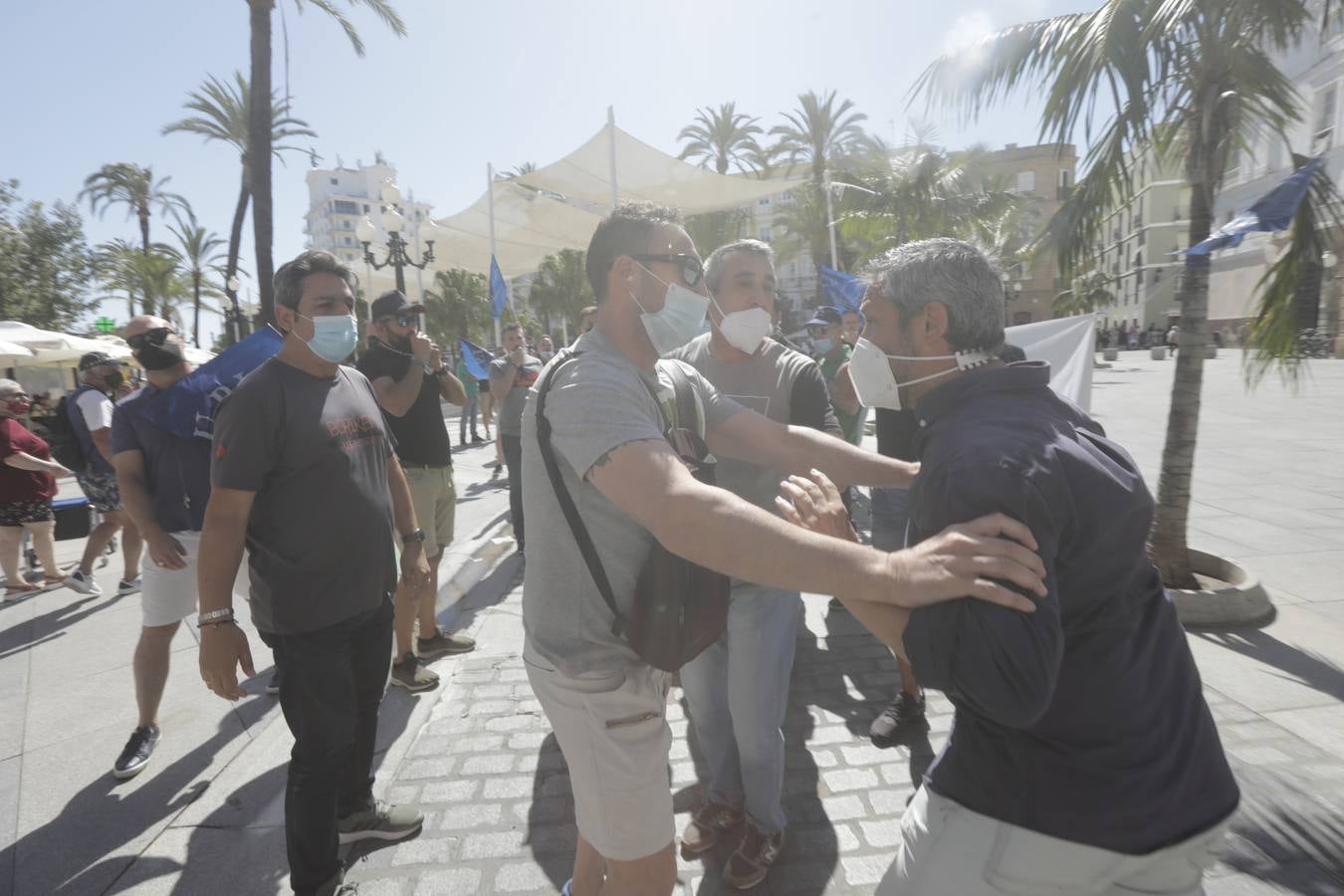 El enfrentamiento del concejal Paradas con los manifestantes de Policía Local