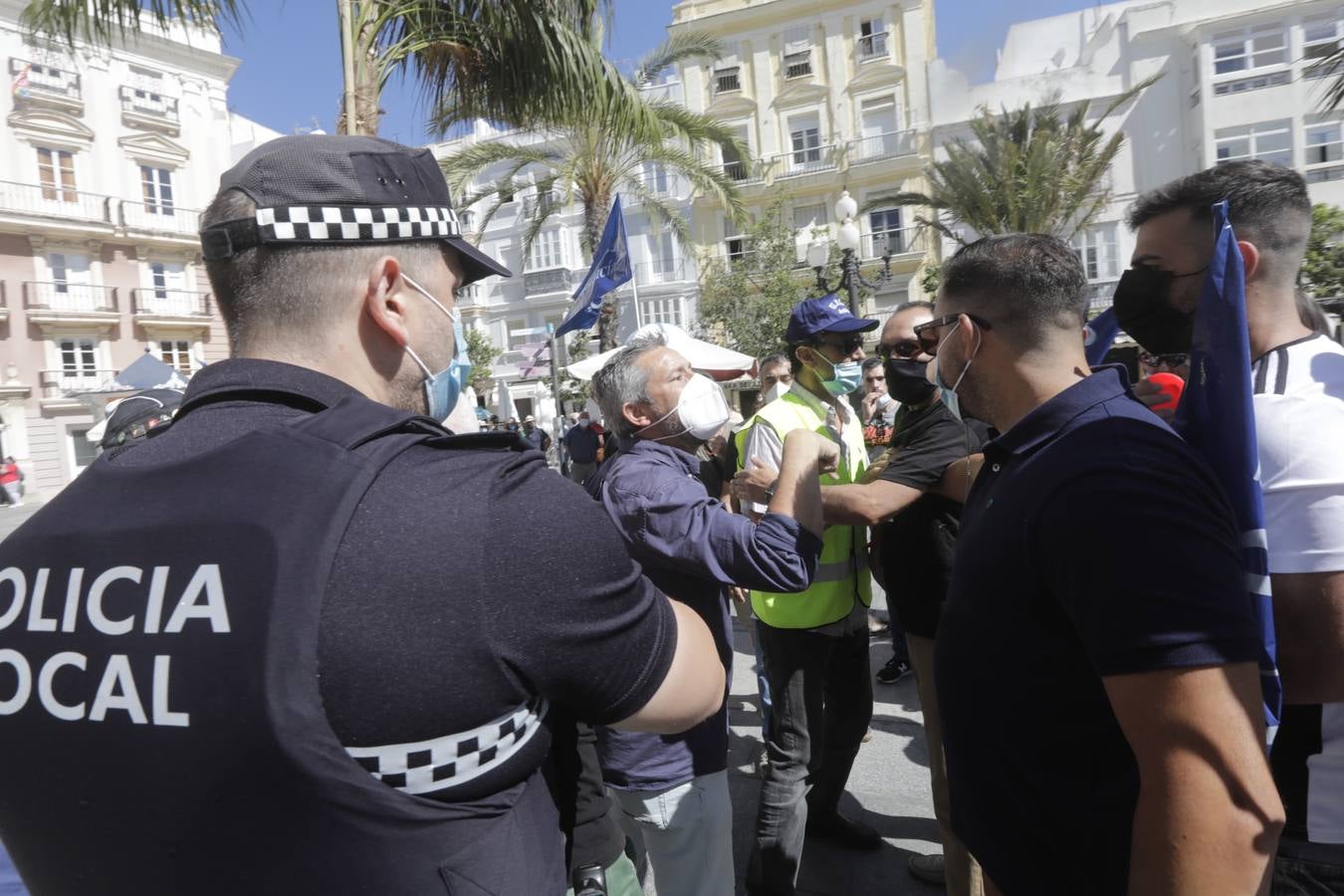 El enfrentamiento del concejal Paradas con los manifestantes de Policía Local