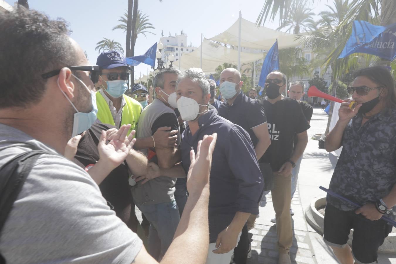 El enfrentamiento del concejal Paradas con los manifestantes de Policía Local