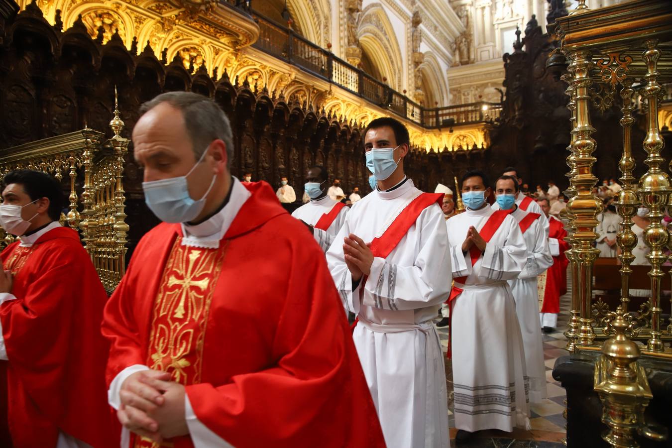 La ordenación de sacerdotes en la Catedral de Córdoba, en imágenes