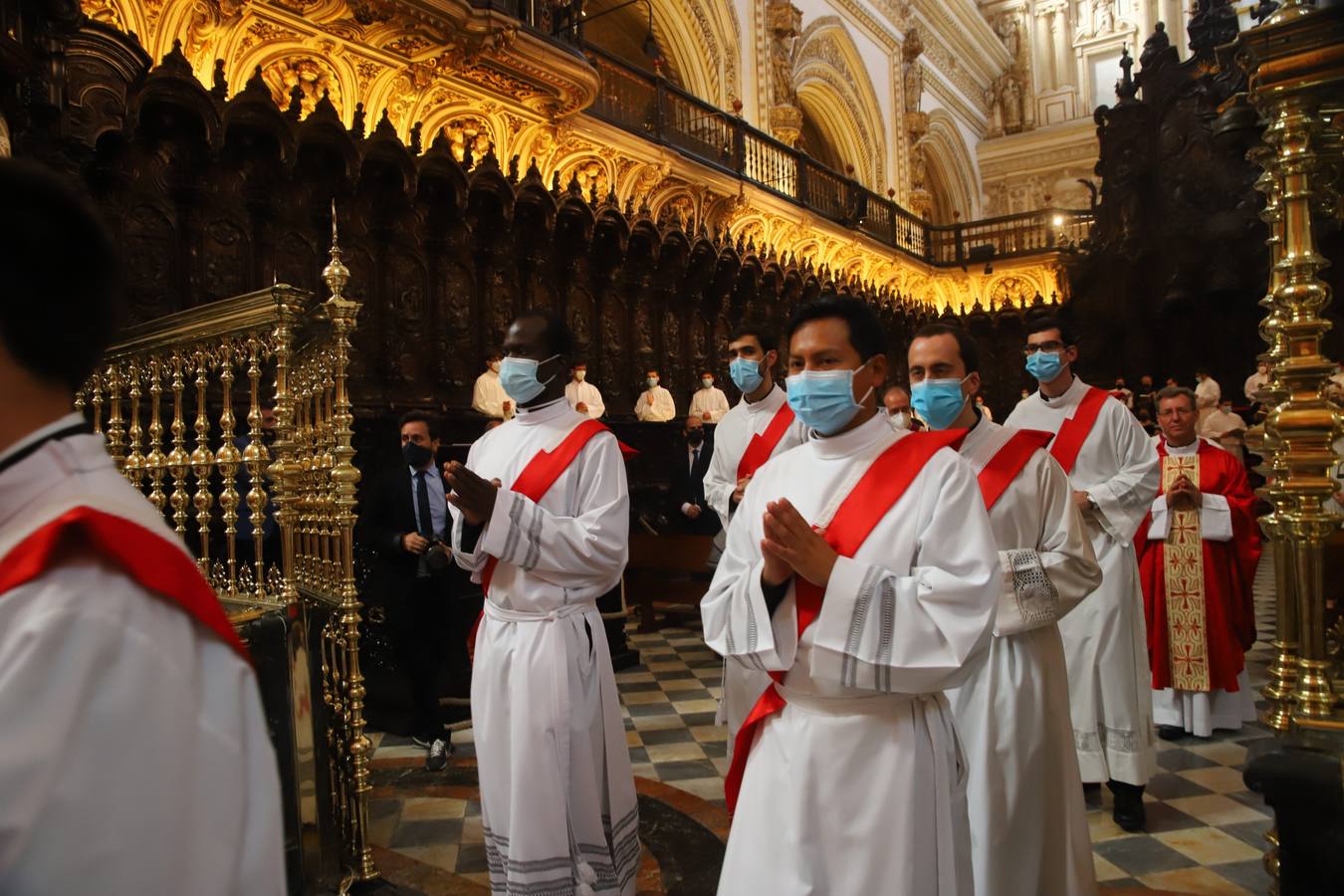 La ordenación de sacerdotes en la Catedral de Córdoba, en imágenes