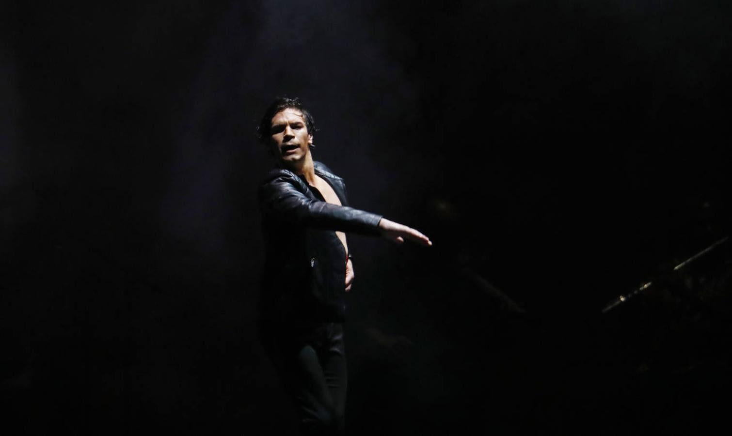 El espectáculo &#039;Negro Blanco Flamenco&#039; en el Gran Teatro de Córdoba, en imágenes