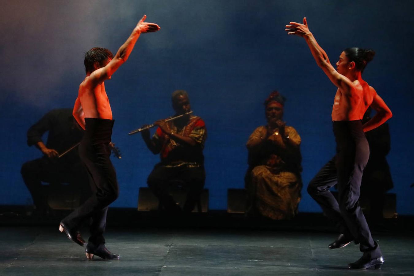 El espectáculo &#039;Negro Blanco Flamenco&#039; en el Gran Teatro de Córdoba, en imágenes