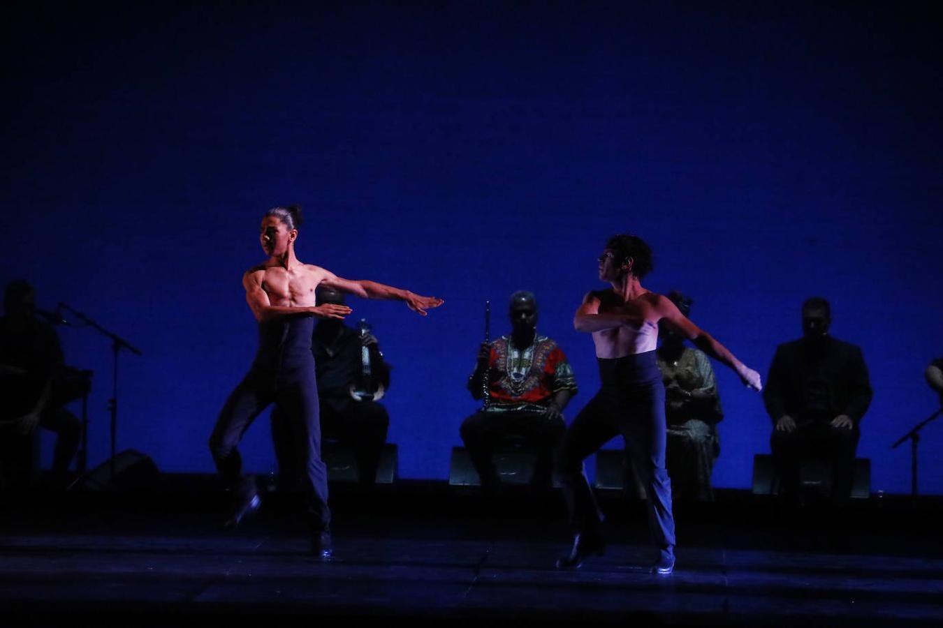 El espectáculo &#039;Negro Blanco Flamenco&#039; en el Gran Teatro de Córdoba, en imágenes