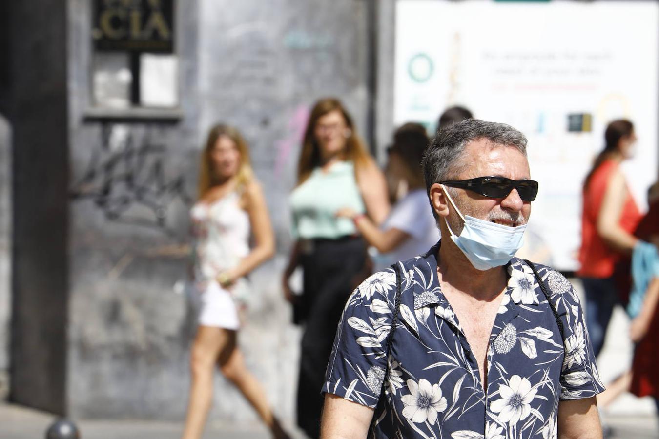 El primer día sin la mascarilla obligatoria en exteriores en Córdoba, en imágenes