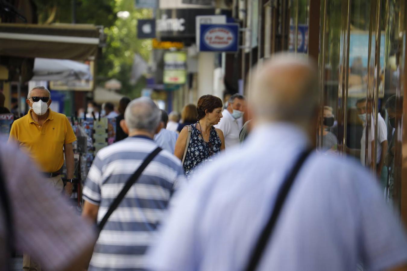 El primer día sin la mascarilla obligatoria en exteriores en Córdoba, en imágenes