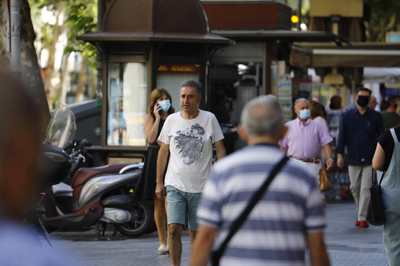 El primer día sin la mascarilla obligatoria en exteriores en Córdoba, en imágenes