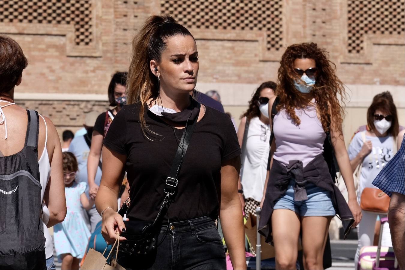 Cádiz afronta con prudencia el primer día sin mascarillas