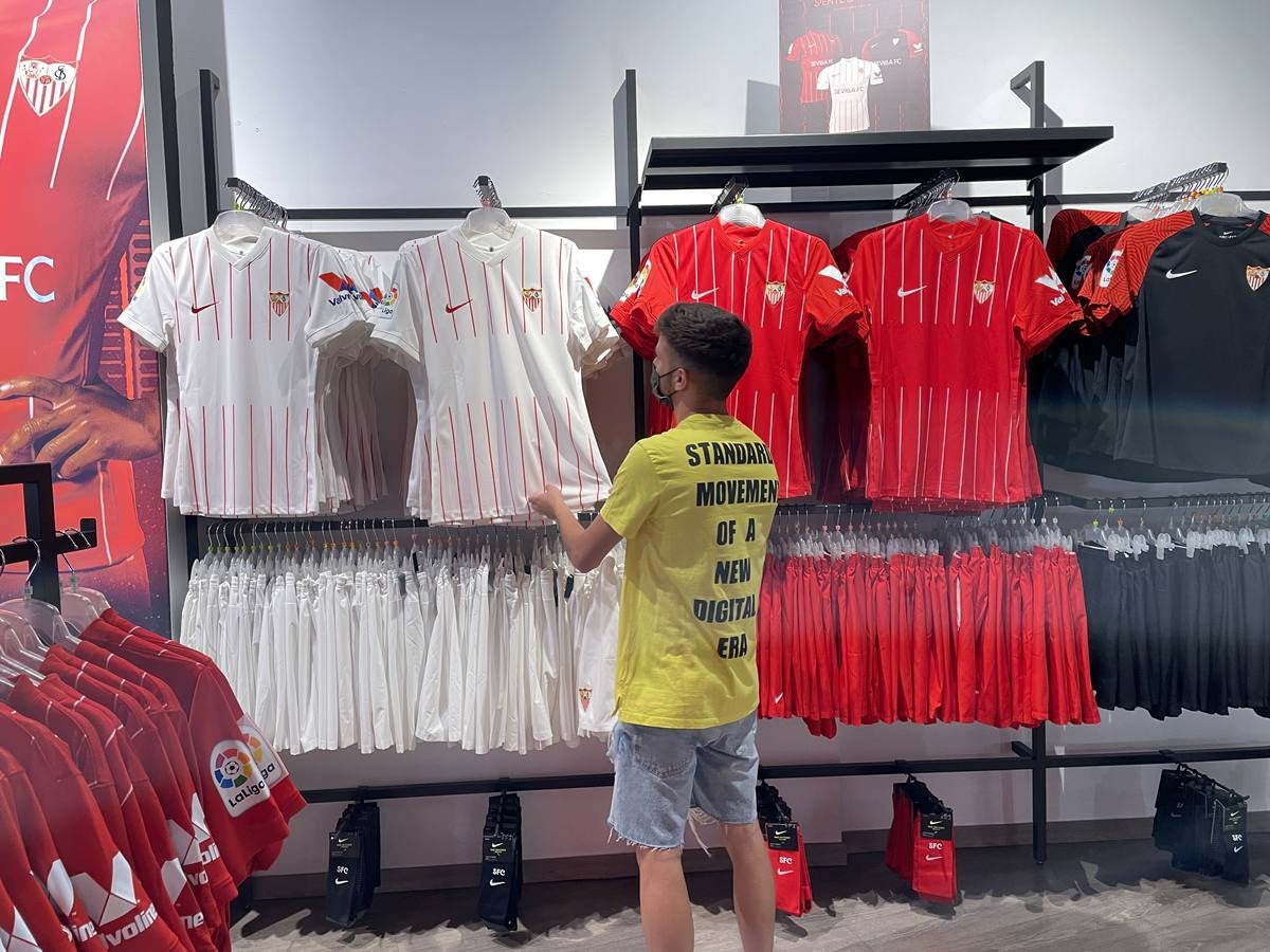 Estas son las nuevas camisetas del Sevilla FC