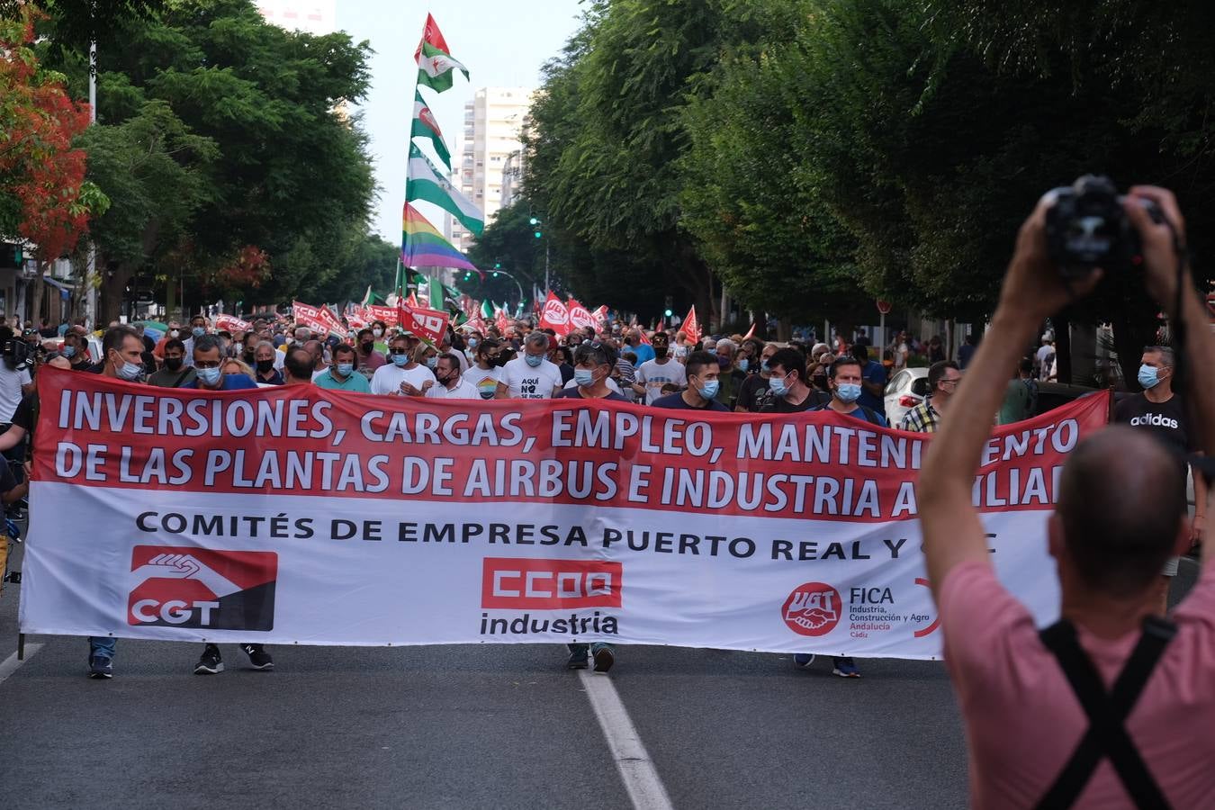 Fotos: La manifestación de Airbus recorre las calles de Cádiz