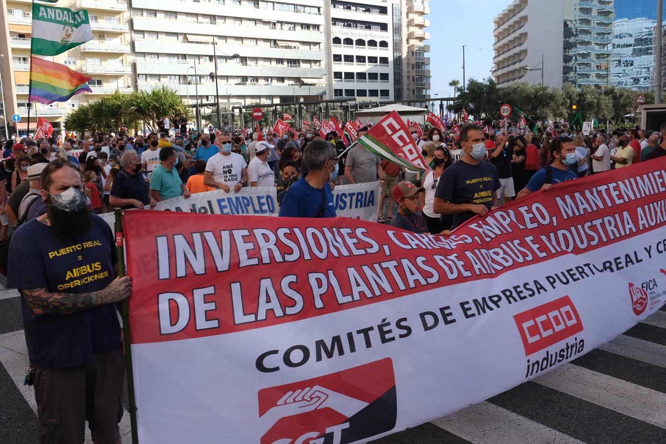 Fotos: La manifestación de Airbus recorre las calles de Cádiz