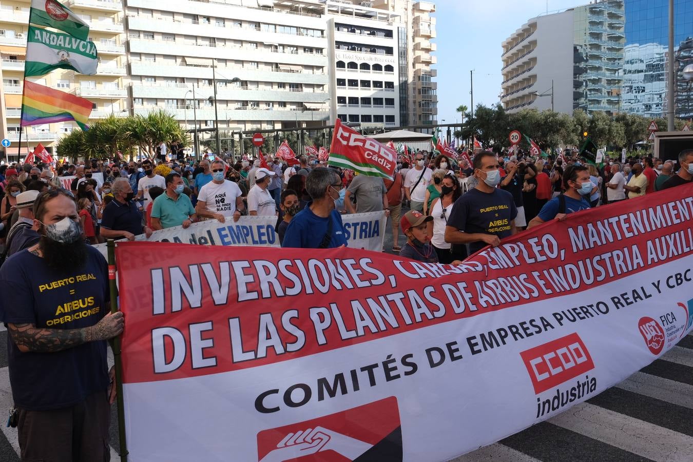 Fotos: La manifestación de Airbus recorre las calles de Cádiz