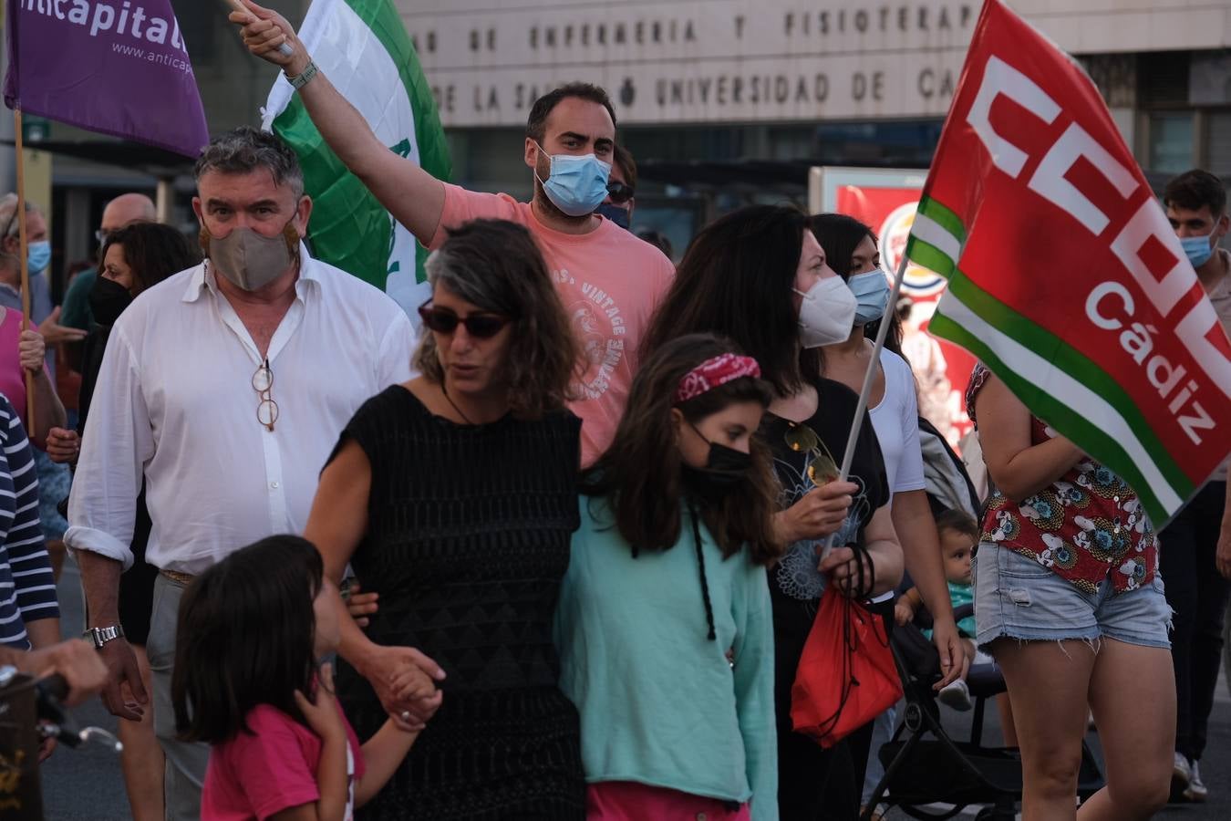 Fotos: La manifestación de Airbus recorre las calles de Cádiz