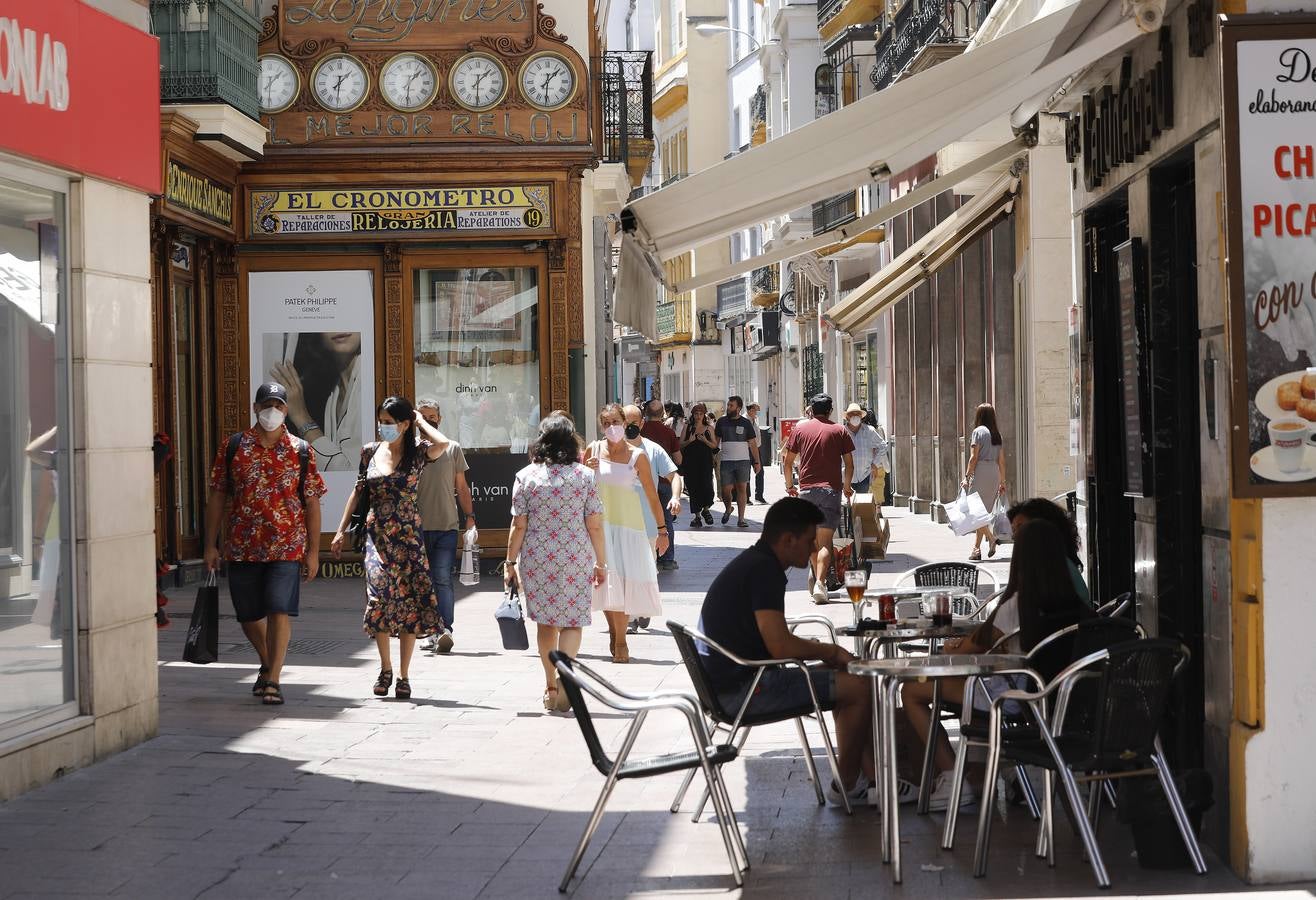 En imágenes, el Centro de Sevilla se queda sin toldos