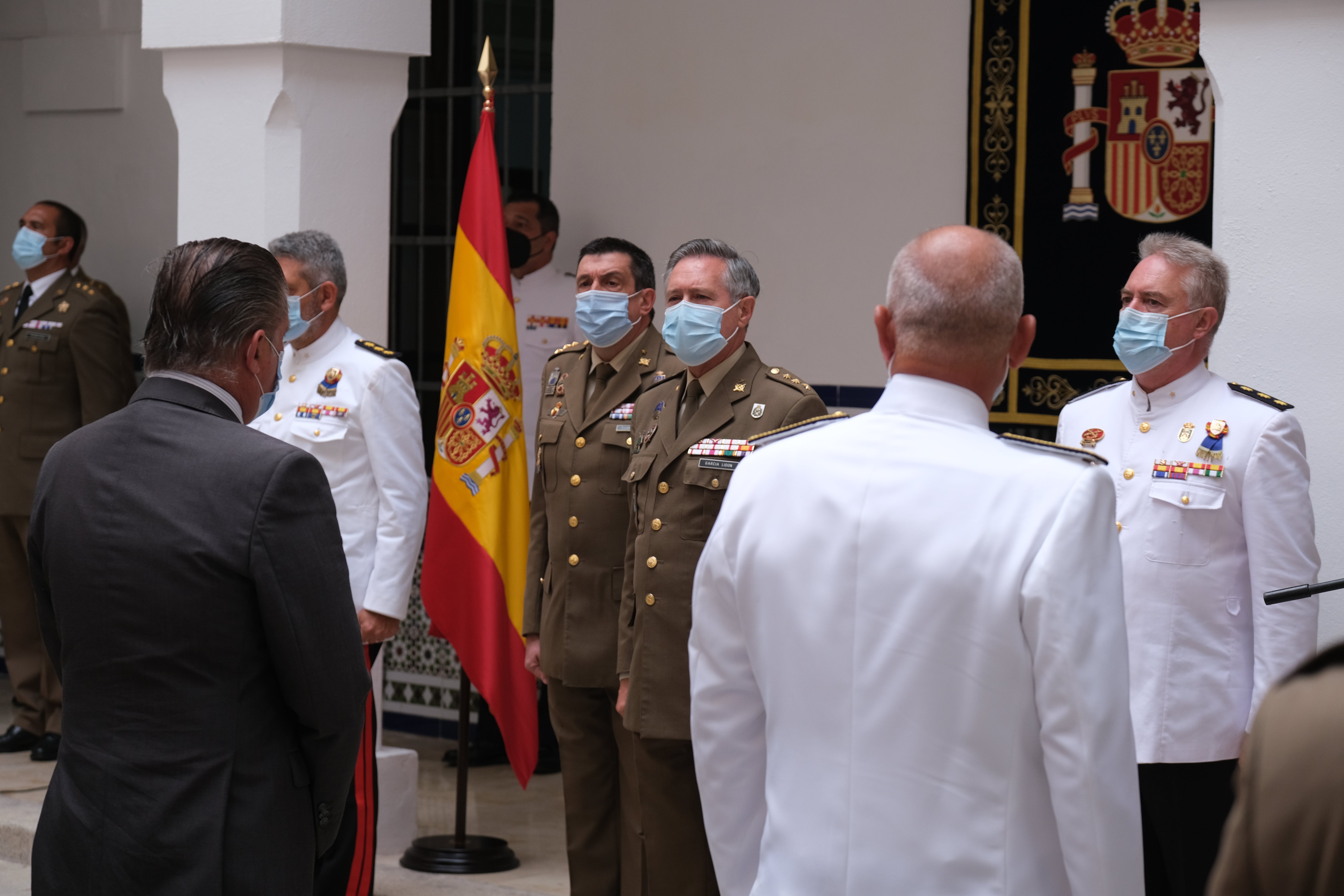 En imágenes: Toma de posesión del nuevo subdelegado de Defensa en Cádiz