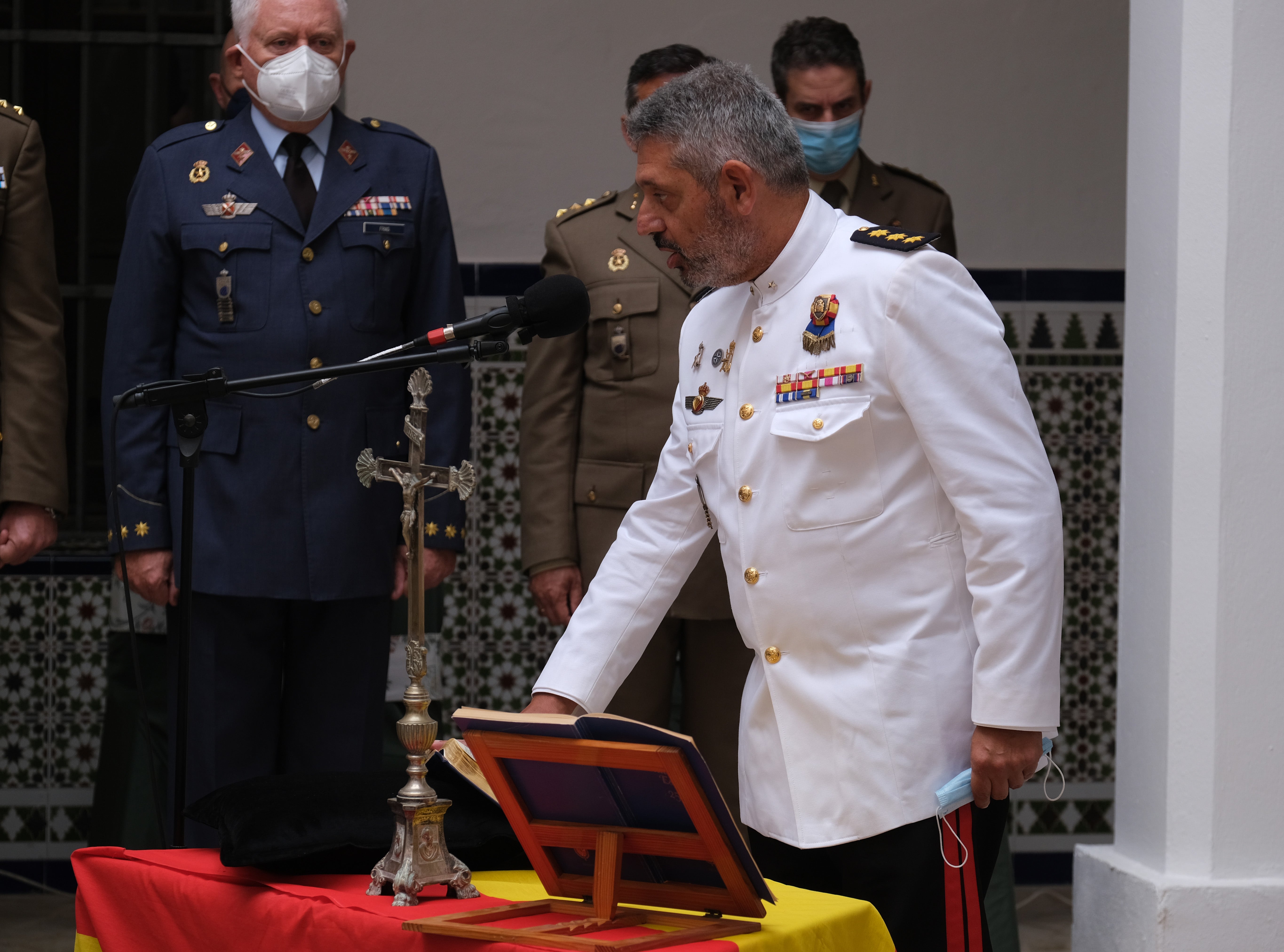 En imágenes: Toma de posesión del nuevo subdelegado de Defensa en Cádiz