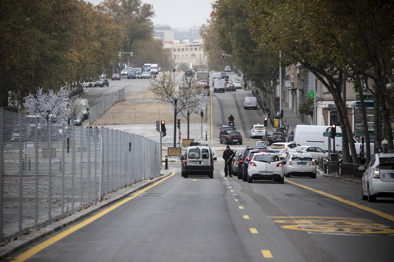 La amplia avenida de Francisco Silvela. Tras unos trabajos que terminaron un mes antes de lo previsto, el paso elevado de Joaquín Costa se ha convertido en amplias plazas y avenidas.