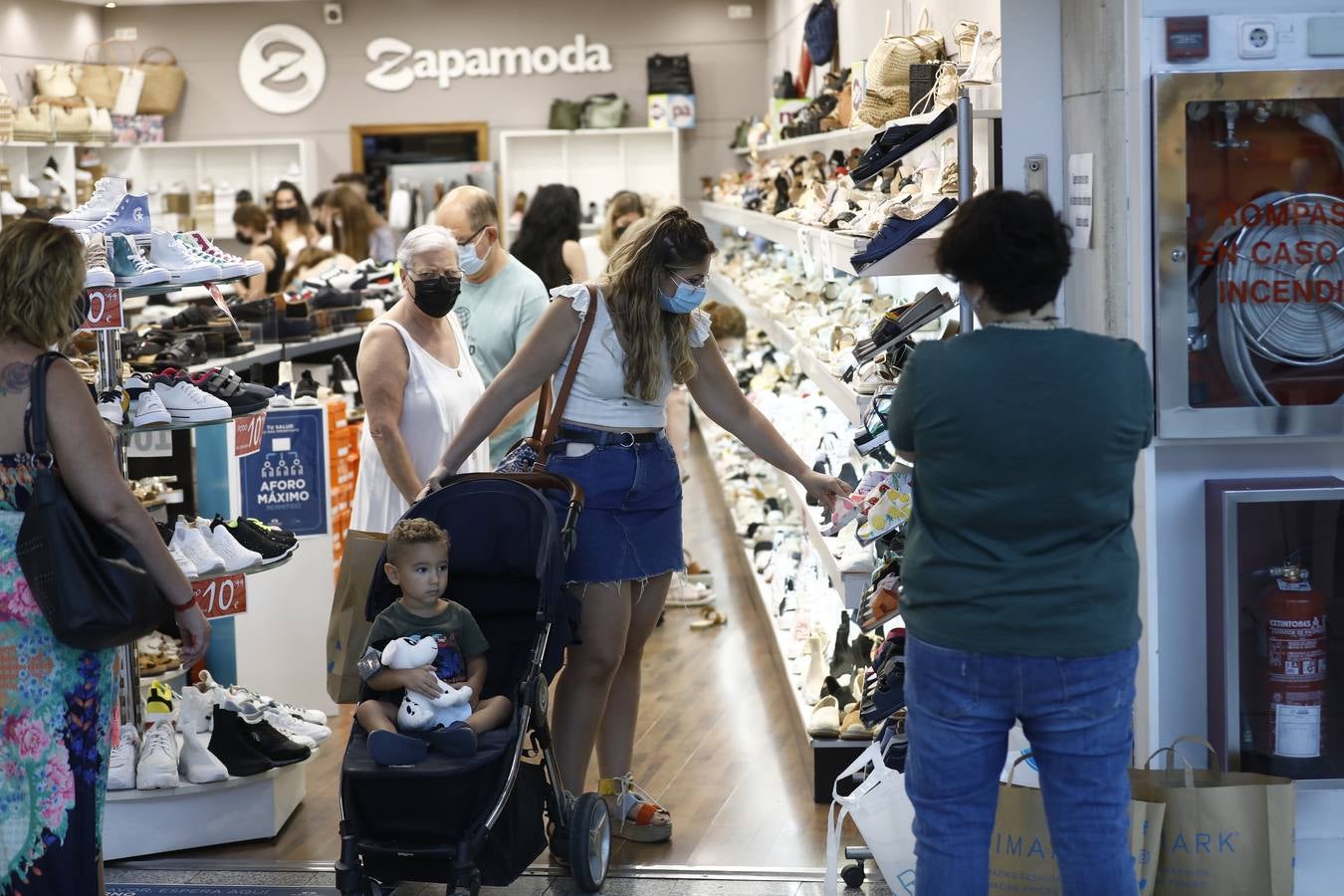 La recuperación de los centros comerciales de Córdoba, en imágenes