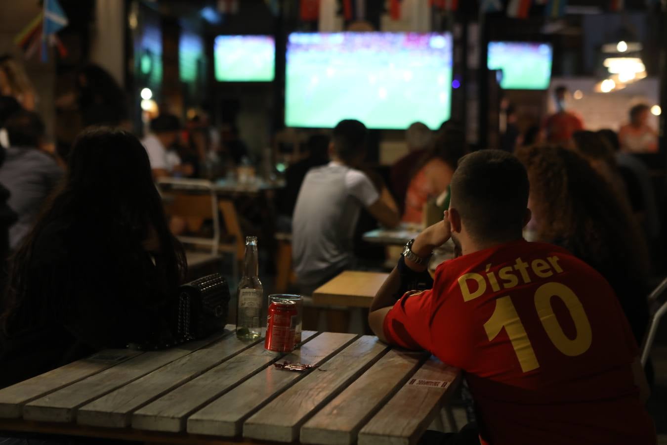 FOTOS: Ilusión y lágrimas en Cádiz con el partido de la Selección ante Italia en la Eurocopa