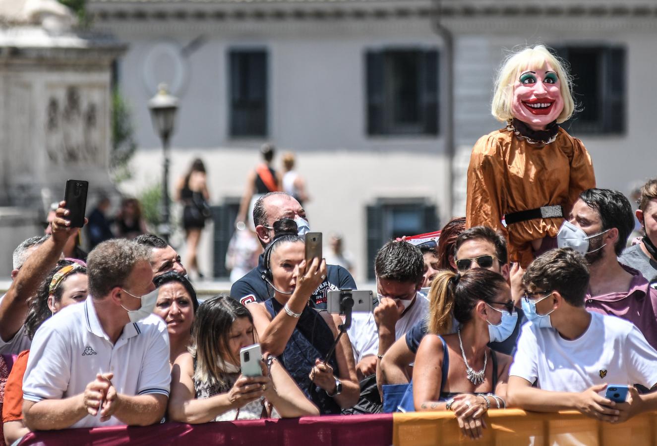 El último adiós a Raffaella Carrá, en imágenes