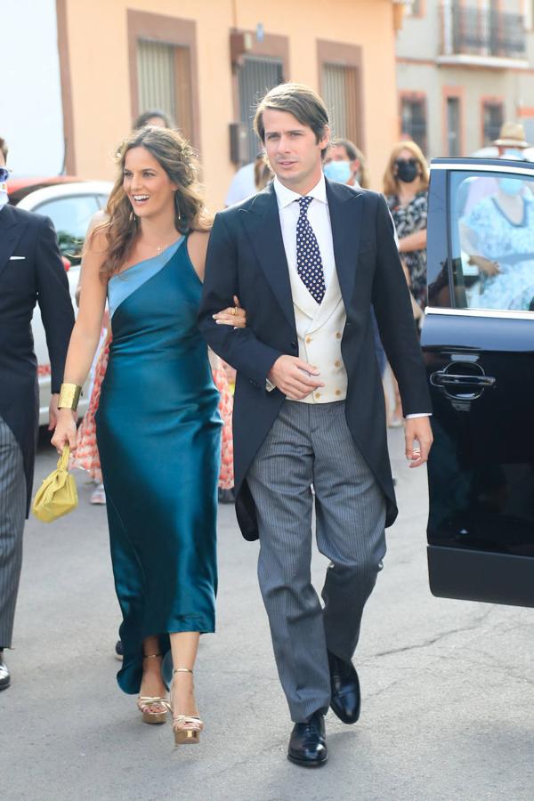 Carlos Cortina y su prometida Carla Vega-Penichet. 