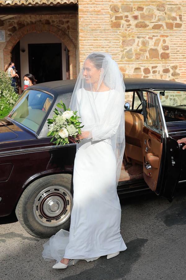 La novia Amelia Millán, a su llegada a la iglesia. 