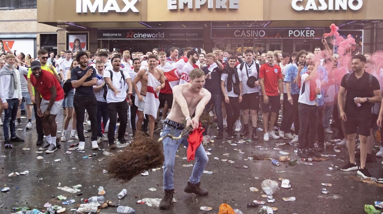 Las imágenes del caos en las cercanías de Wembley antes de la final de la Eurocopa