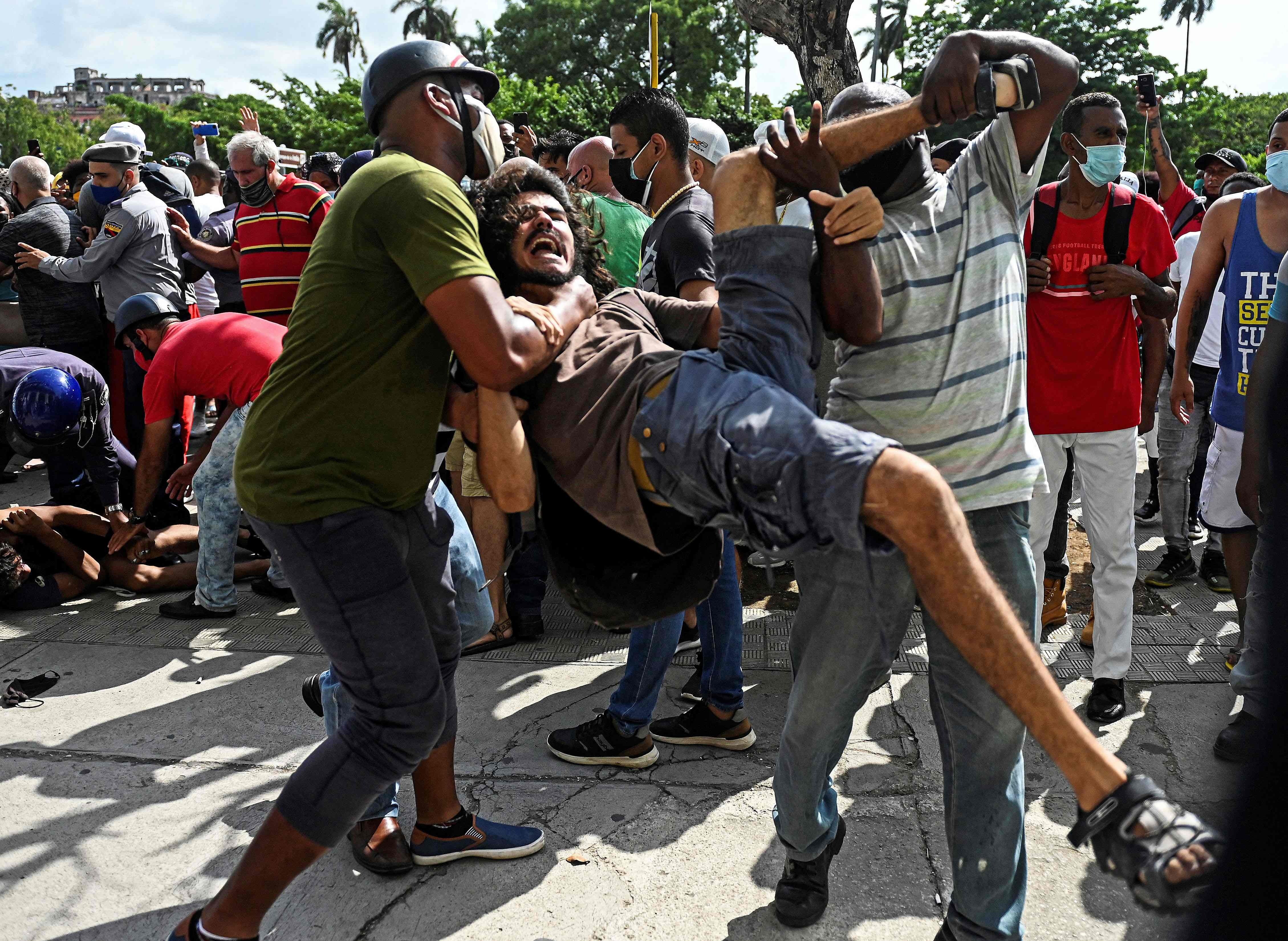 Otro detenido ayer en las protestas de la Isla. 