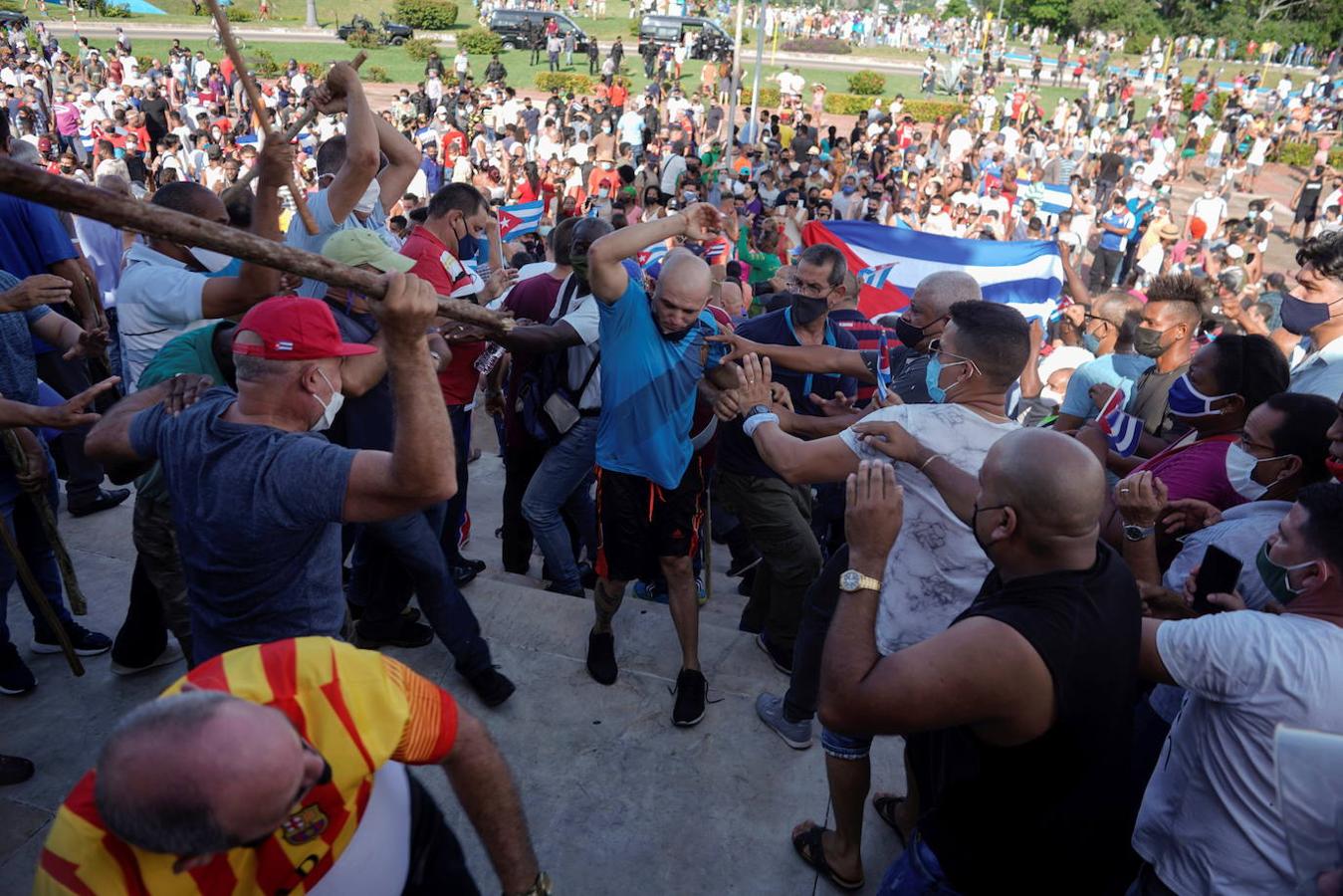 Durante el día de ayer, se produjeron varios enfrentamientos entre contrarios y partidarios del régimen. 