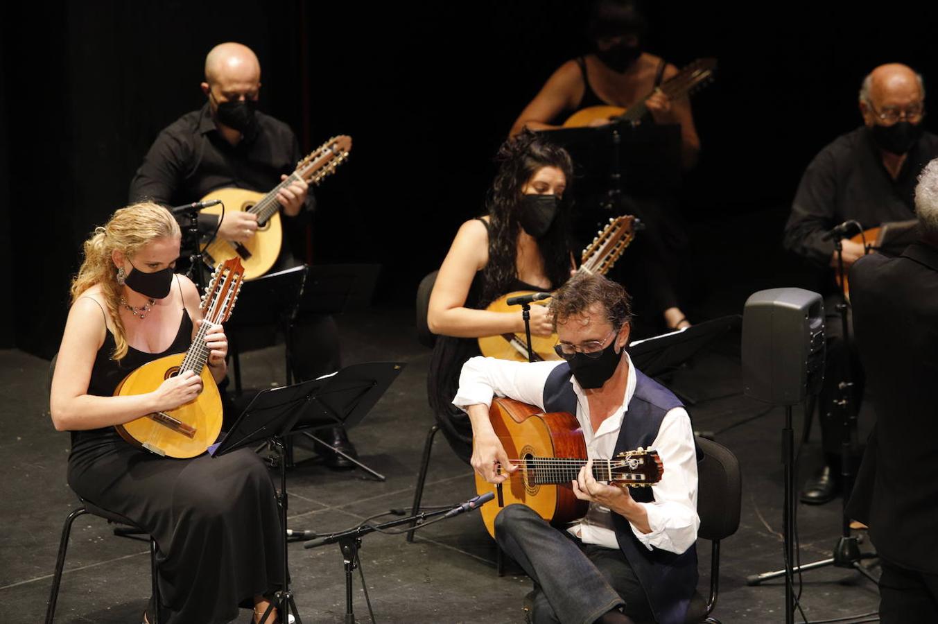 Festival de la Guitarra 2021 | El concierto de Serrano y la Orquesta de Plectro, en imágenes