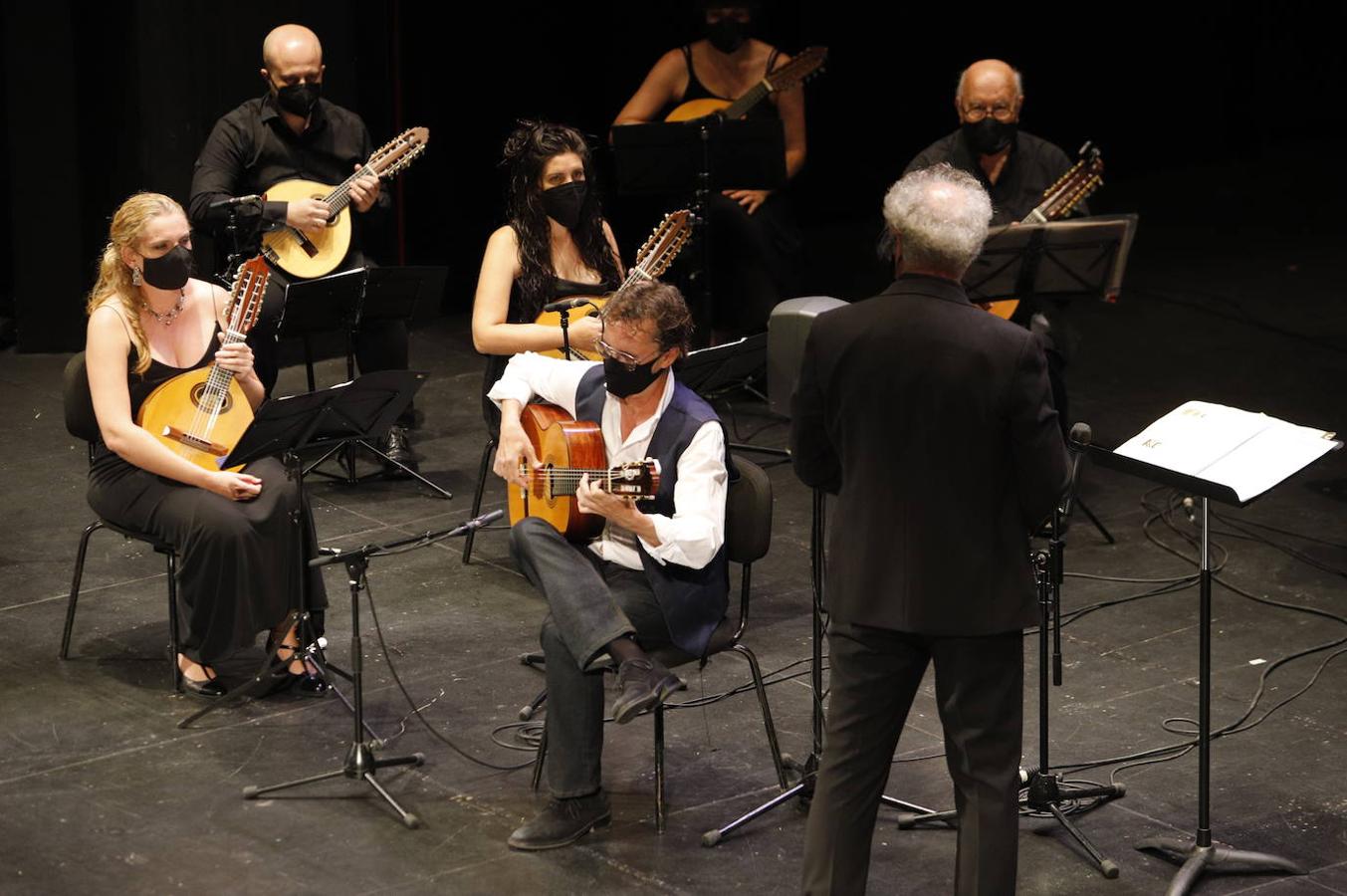 Festival de la Guitarra 2021 | El concierto de Serrano y la Orquesta de Plectro, en imágenes